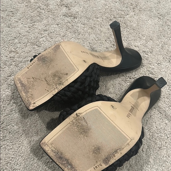 Gianni Bini Black Elegant Heels - Picture 2 of 2